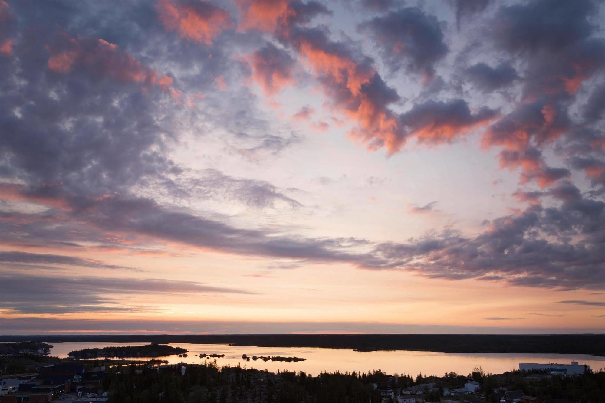 Coast Fraser Tower Yellowknife Kültér fotó